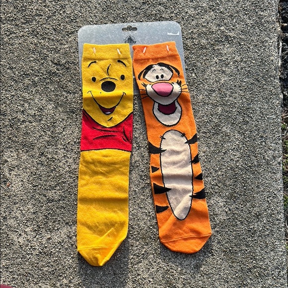 Winnie the Pooh and Tigger Socks 1 pair of socks. Brand new with tags - Picture 1 of 5